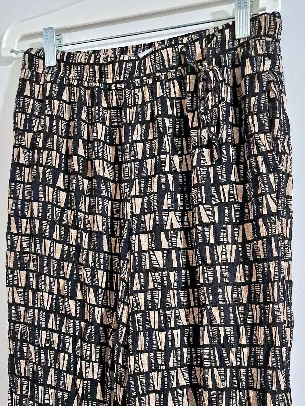 Reitmans Geometric Wide Leg Pants in Black & Tan